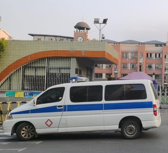 道真救护车出租护送骨折病人一公里多少钱